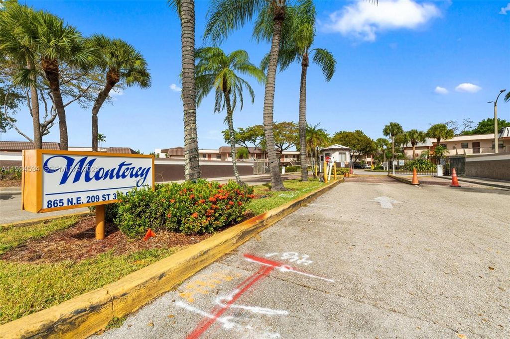 821 NE 207th Ln 102-1, Miami, FL 33179