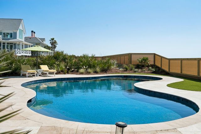 304 Ocean Boulevard, Isle Of Palms, SC 29451