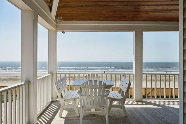 304 Ocean Boulevard, Isle Of Palms, SC 29451