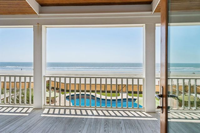 304 Ocean Boulevard, Isle Of Palms, SC 29451