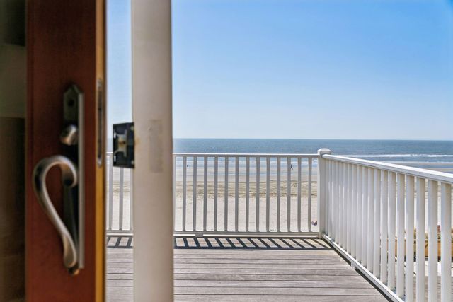 304 Ocean Boulevard, Isle Of Palms, SC 29451