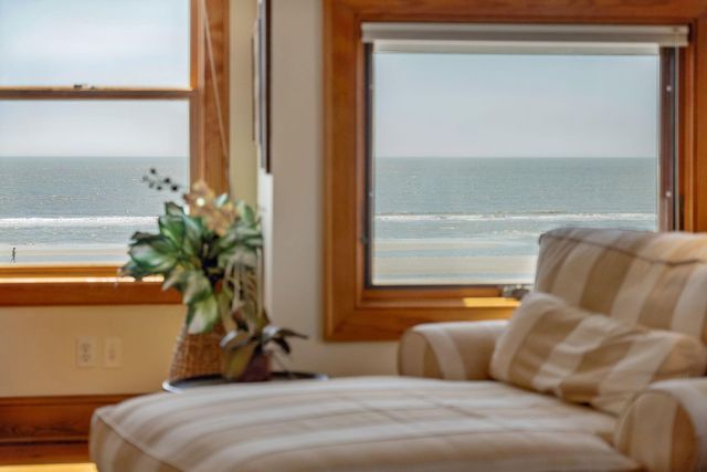 304 Ocean Boulevard, Isle Of Palms, SC 29451