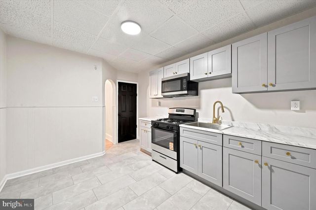 2239 S HOBSON ST, Philadelphia, PA 19142