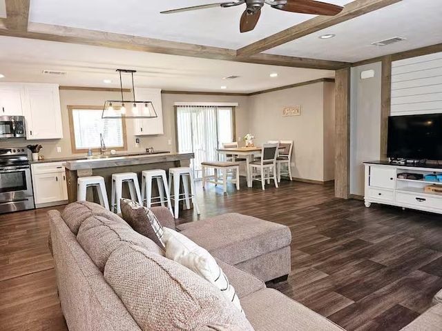 105 Saddle Surrey Road, Coldspring, TX 77331