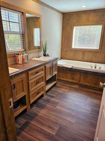 105 Saddle Surrey Road, Coldspring, TX 77331