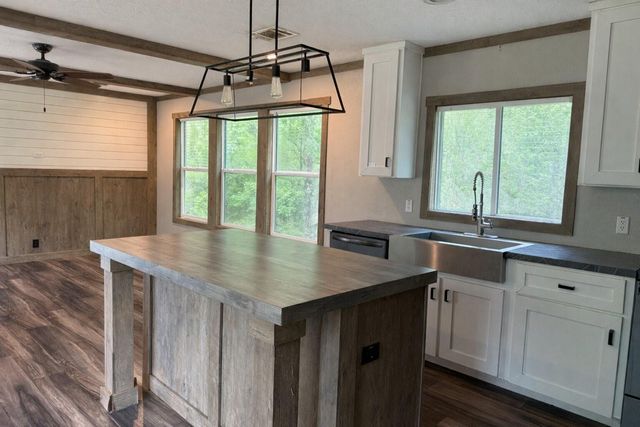 105 Saddle Surrey Road, Coldspring, TX 77331