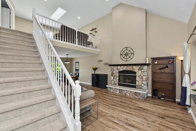 9013 S 26th STREET, Oak Creek, WI 53154