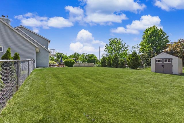 9013 S 26th STREET, Oak Creek, WI 53154