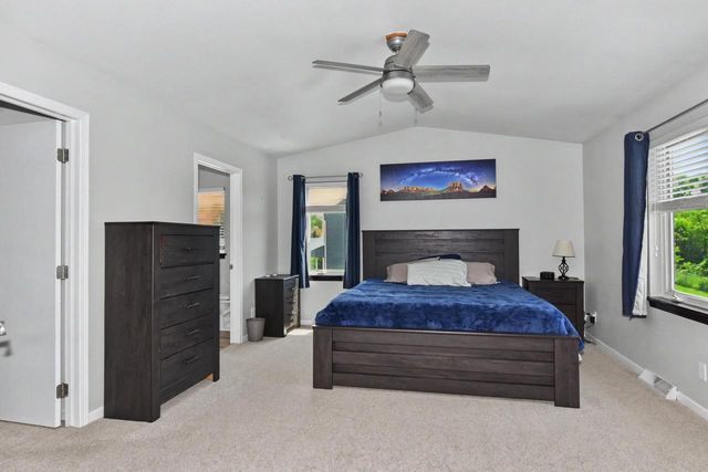9013 S 26th STREET, Oak Creek, WI 53154