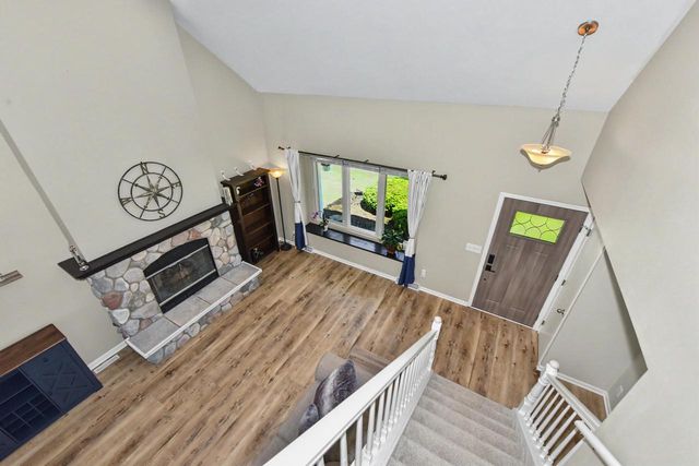 9013 S 26th STREET, Oak Creek, WI 53154