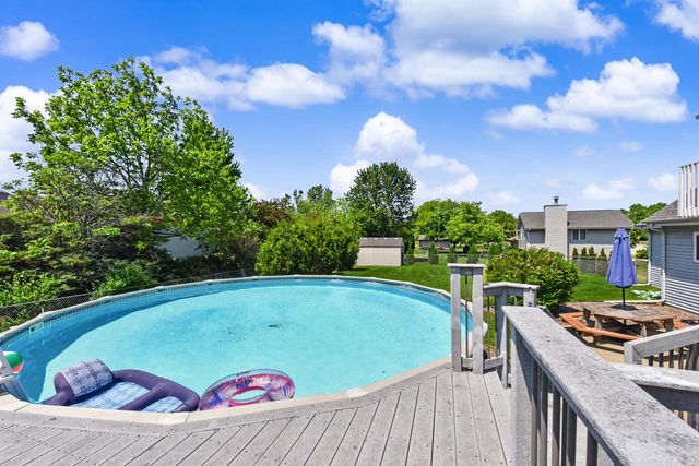 9013 S 26th STREET, Oak Creek, WI 53154