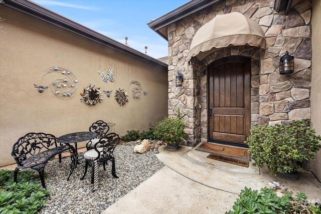 1800 Fairclough Drive, Bakersfield, CA 93311