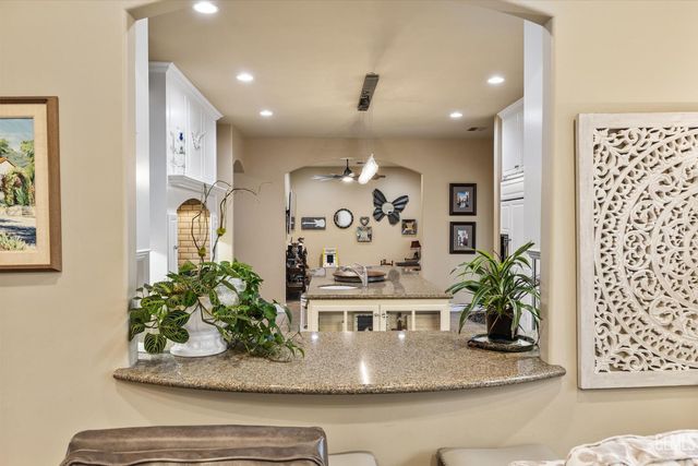 1800 Fairclough Drive, Bakersfield, CA 93311