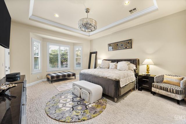 1800 Fairclough Drive, Bakersfield, CA 93311