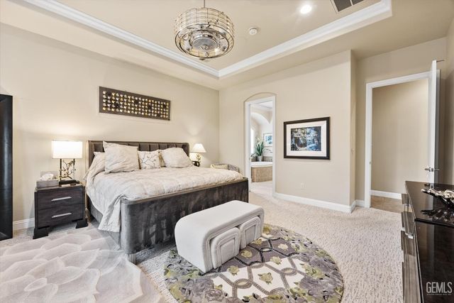 1800 Fairclough Drive, Bakersfield, CA 93311