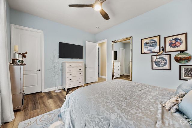 1800 Fairclough Drive, Bakersfield, CA 93311