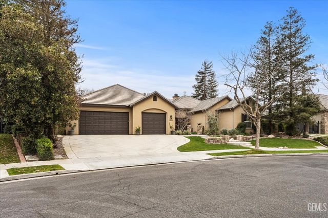 1800 Fairclough Drive, Bakersfield, CA 93311