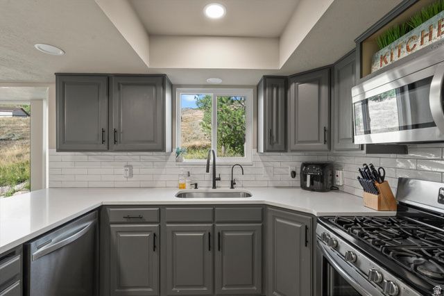 768 N MAPLE ST, Huntsville, UT 84317