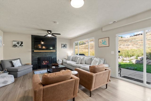 768 N MAPLE ST, Huntsville, UT 84317