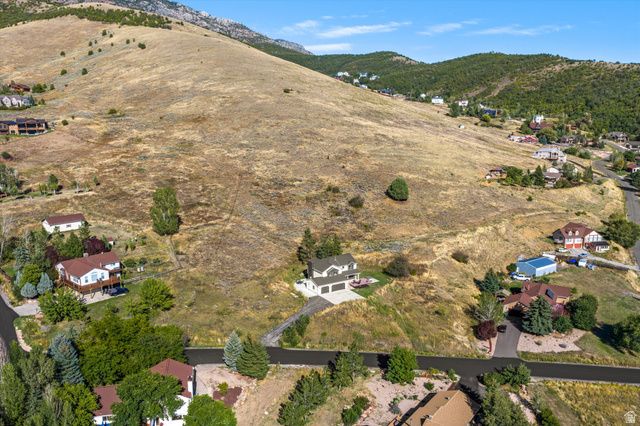 768 N MAPLE ST, Huntsville, UT 84317