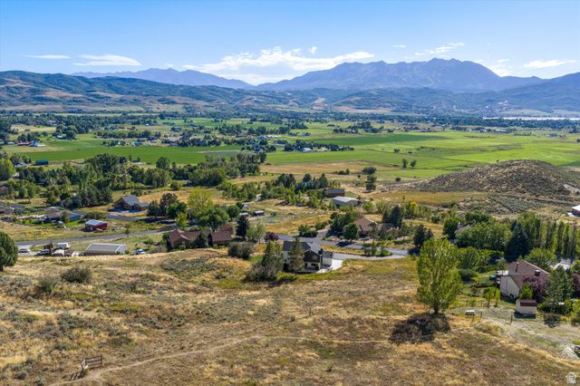 768 N MAPLE ST, Huntsville, UT 84317