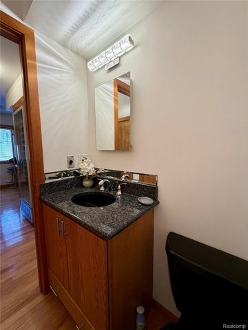 10655 Beardslee Road, Perry Township, MI 48872