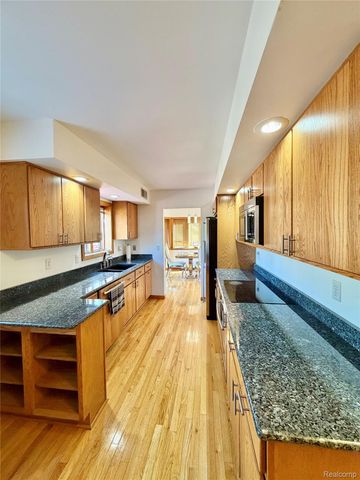 10655 Beardslee Road, Perry Township, MI 48872