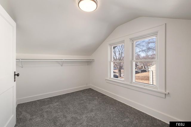 2011 N 64th Street, Omaha, NE 68104