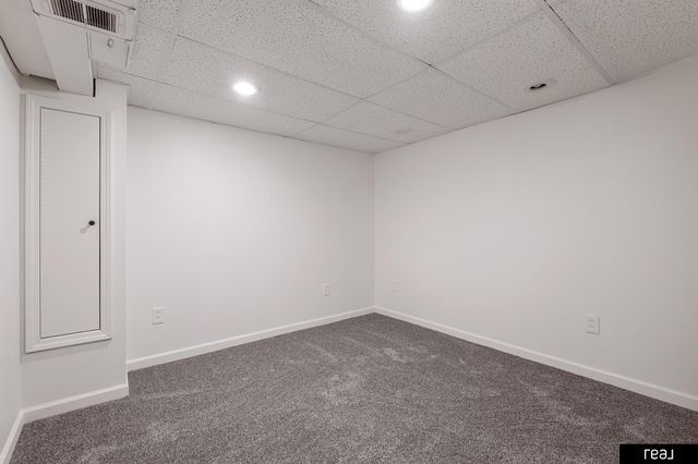 2011 N 64th Street, Omaha, NE 68104