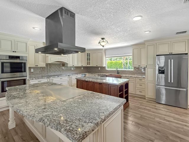 2511 F Road, Loxahatchee Groves, FL 33470