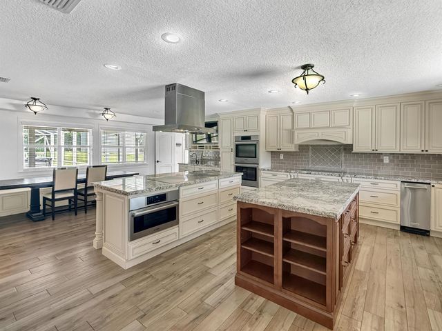 2511 F Road, Loxahatchee Groves, FL 33470
