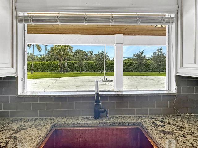 2511 F Road, Loxahatchee Groves, FL 33470