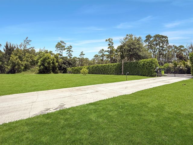 2511 F Road, Loxahatchee Groves, FL 33470