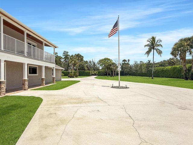 2511 F Road, Loxahatchee Groves, FL 33470