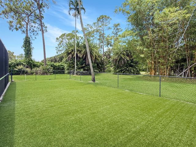 2511 F Road, Loxahatchee Groves, FL 33470