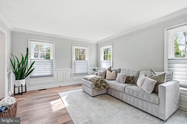 4 COVE CT, Moorestown, NJ 08057