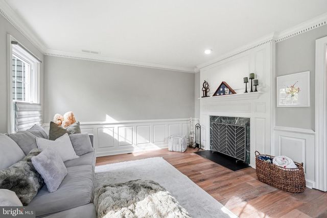 4 COVE CT, Moorestown, NJ 08057