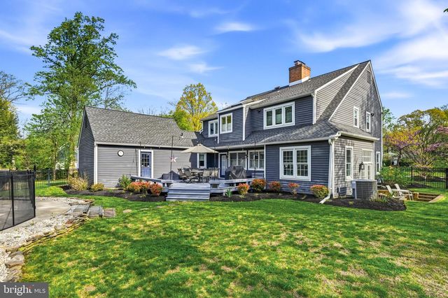 4 COVE CT, Moorestown, NJ 08057