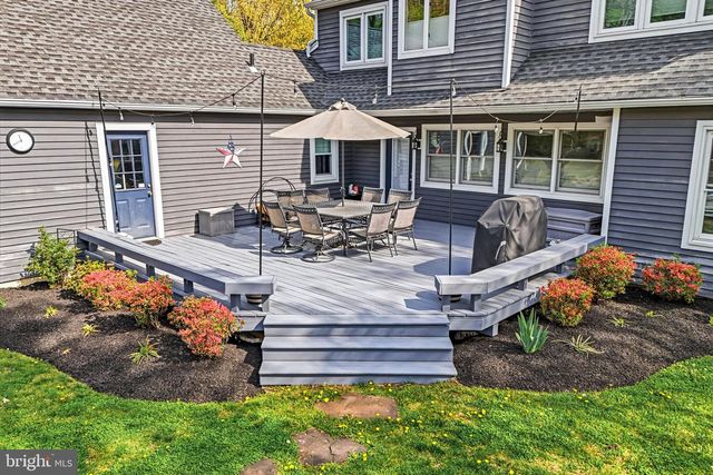 4 COVE CT, Moorestown, NJ 08057