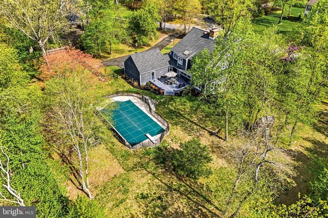 4 COVE CT, Moorestown, NJ 08057