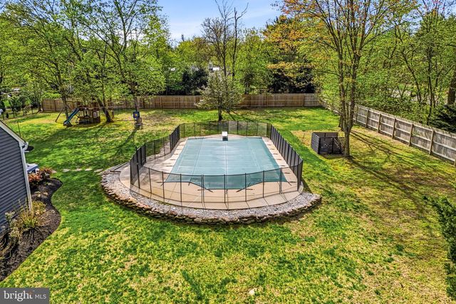 4 COVE CT, Moorestown, NJ 08057