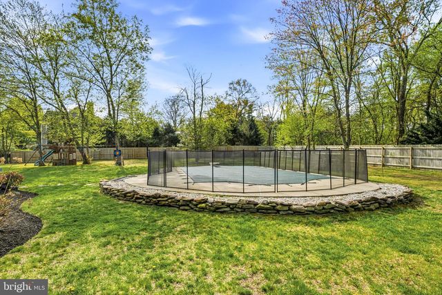 4 COVE CT, Moorestown, NJ 08057