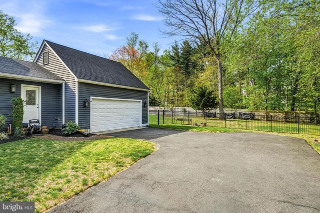 4 COVE CT, Moorestown, NJ 08057