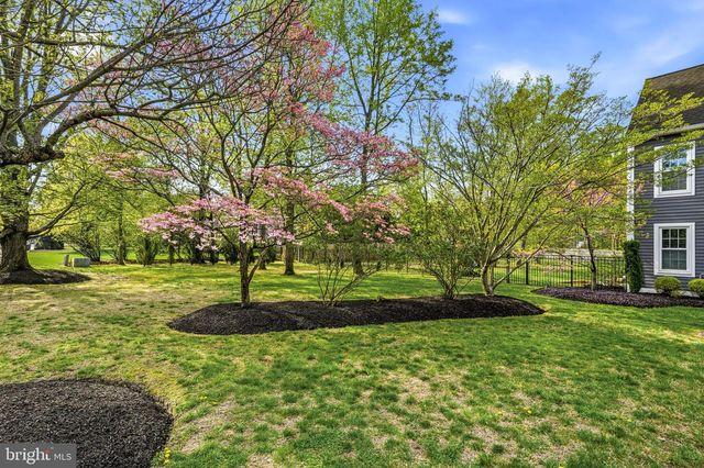 4 COVE CT, Moorestown, NJ 08057
