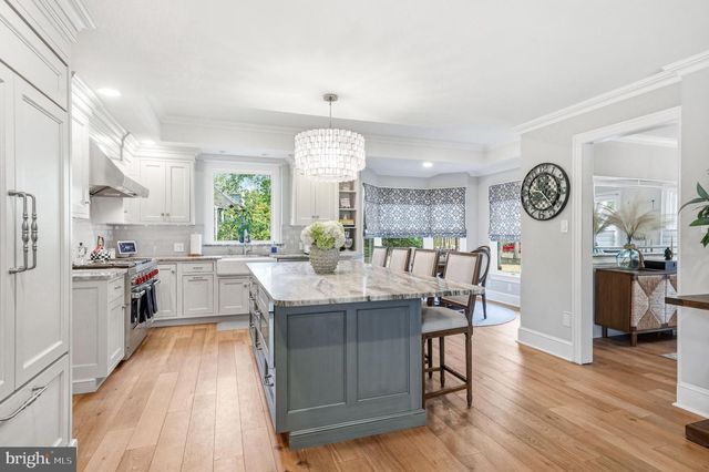 4 COVE CT, Moorestown, NJ 08057