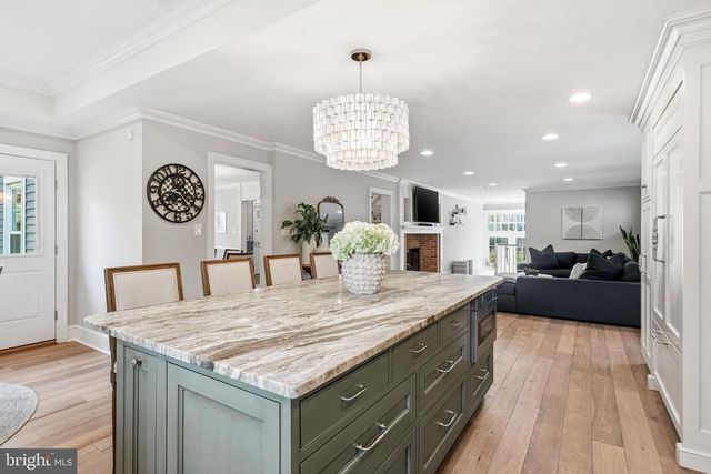 4 COVE CT, Moorestown, NJ 08057