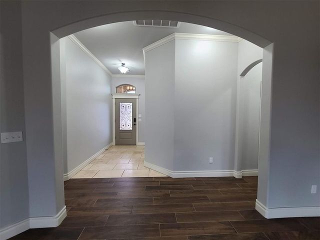 4800 Hambletonian Lane, Mustang, OK 73064