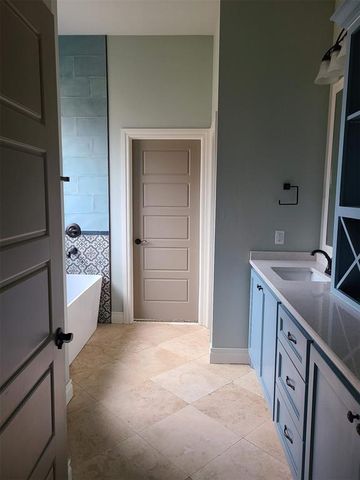 4800 Hambletonian Lane, Mustang, OK 73064