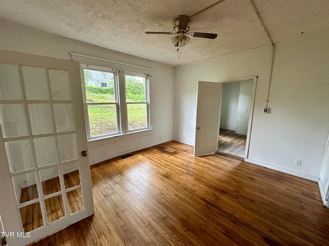 919 Russell Street, Bristol, VA 24201