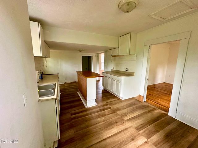 919 Russell Street, Bristol, VA 24201